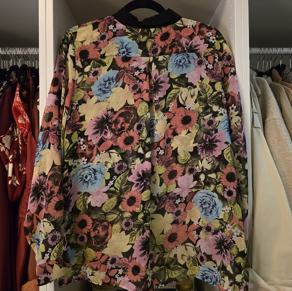 H&M Blouse - Picture 5 of 5